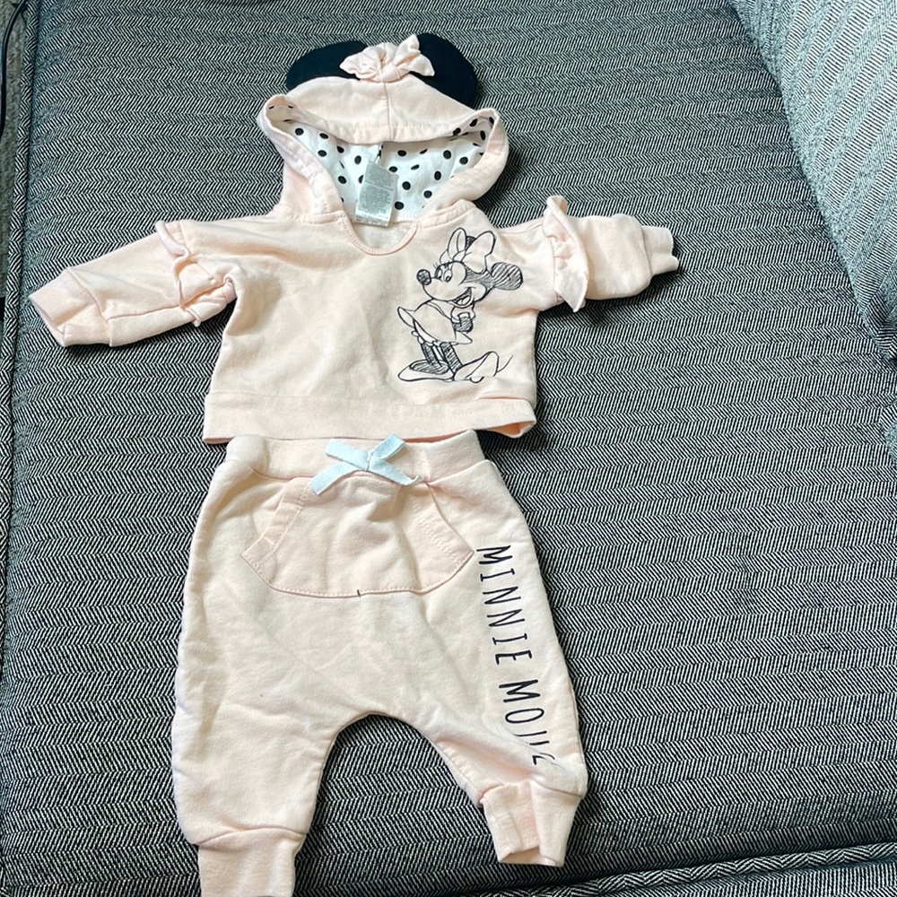 Minnie Mouse Sweatsuit